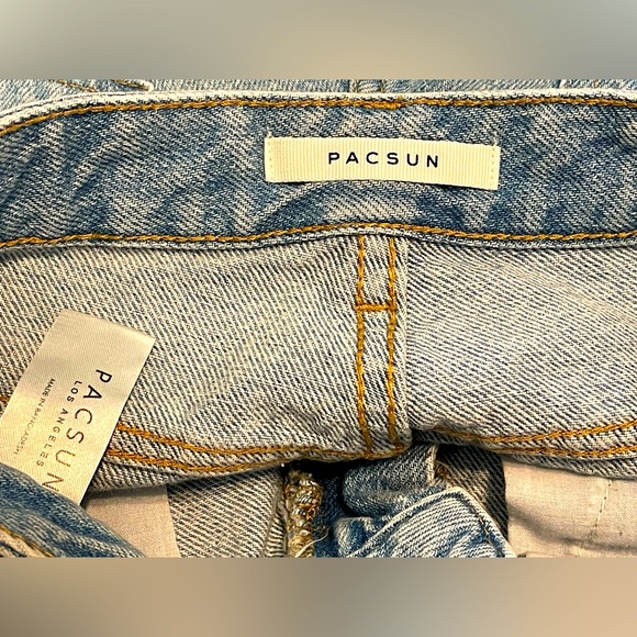 “PACSUN” LADIES BLUE DENIM FRAYED ZIP & BUTTON-UP SHORTS, SIZE 22 (WAIST 23) - Picture 5 of 5